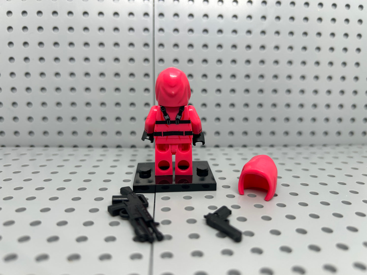 Game Contestant Guard Custom Block-Style Figure
