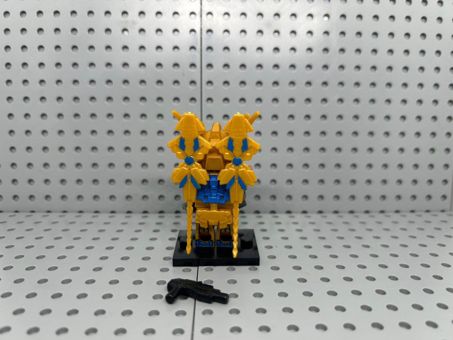 Golden Phoenix Battle Mech Custom Block-Style Figure