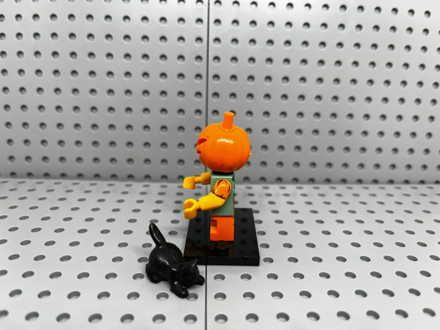 Pumpkin Head Custom Block-Style Figure