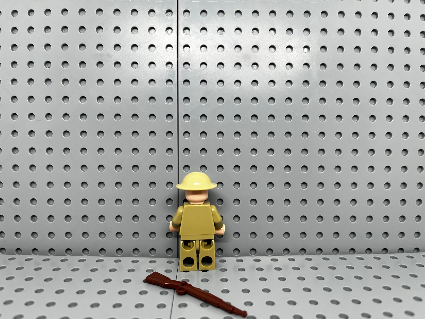 British Rifleman Soldiers Custom Block-Style Figures 12 Count