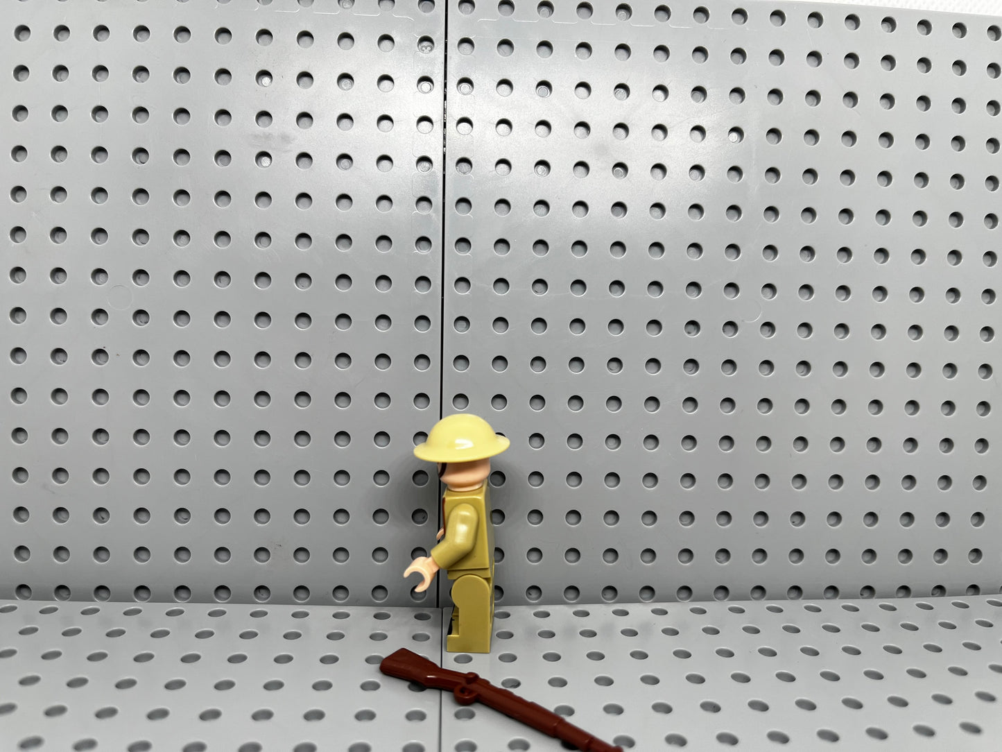 British Rifleman Soldiers Custom Block-Style Figures 12 Count