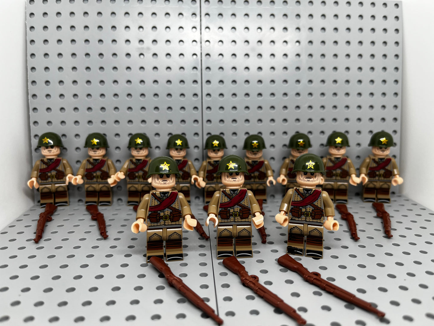 Russian Rifleman Soldiers Custom Block-Style Figures 12 Count