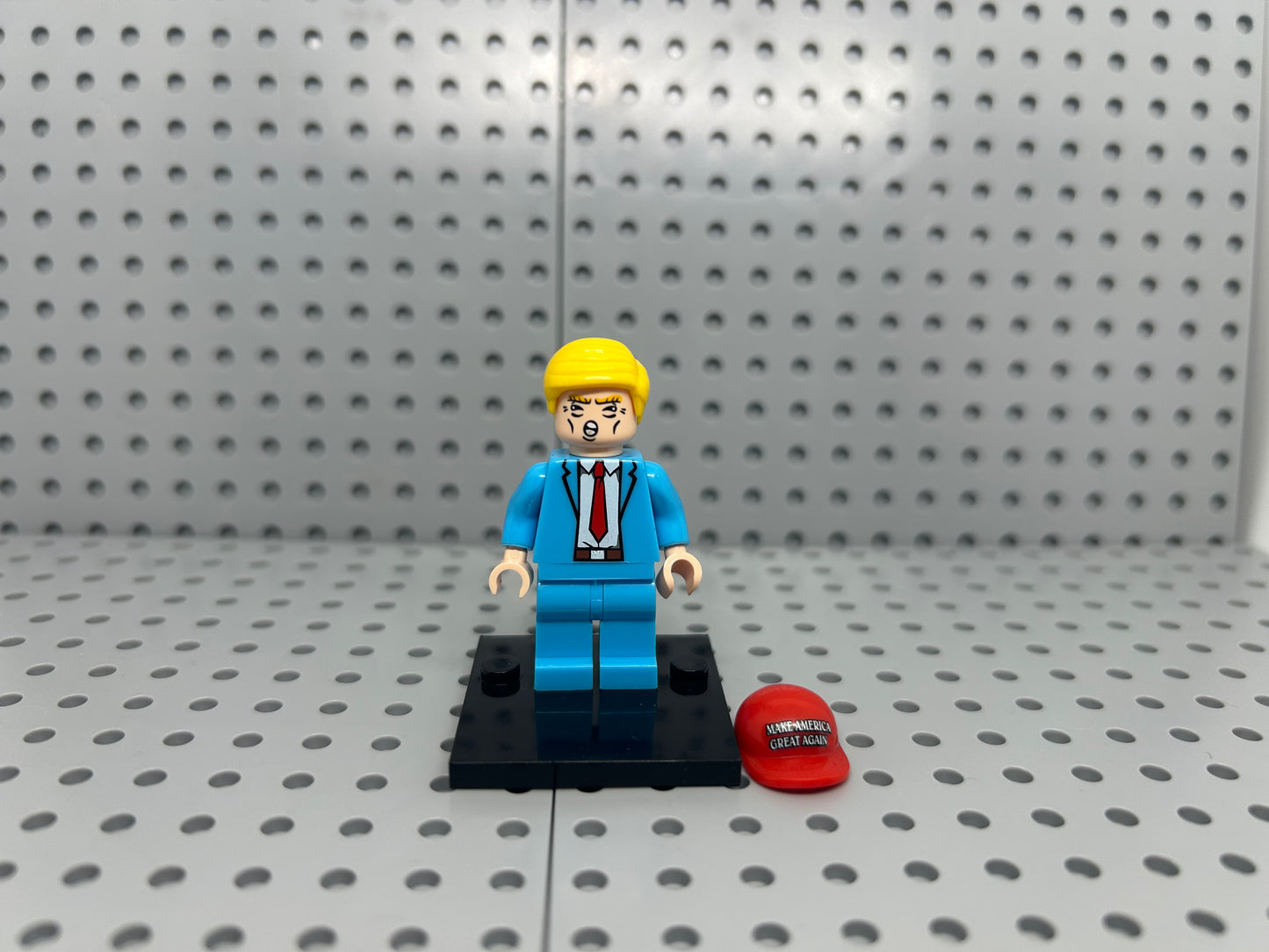 Trump Custom Block-Style Figure