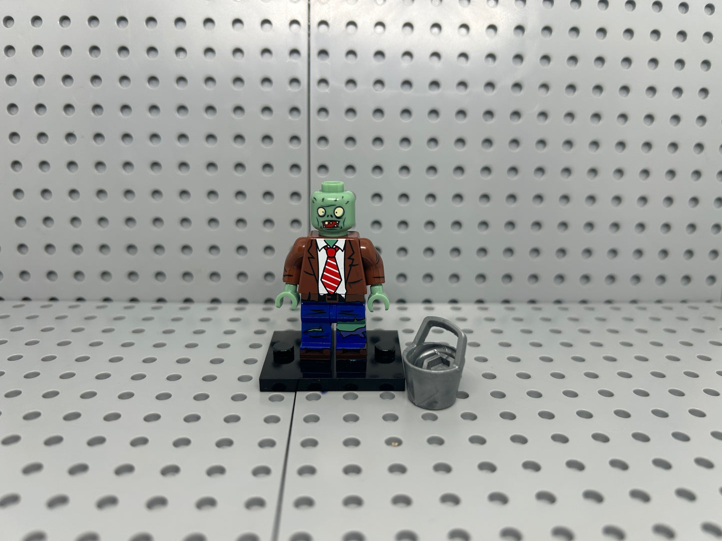 Garden Vs Zombie Bucket Zombie Custom Block-Style Figure