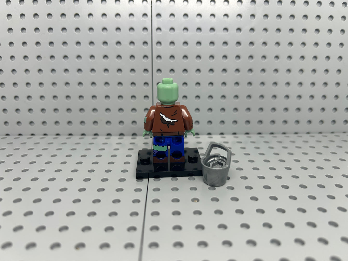 Garden Vs Zombie Bucket Zombie Custom Block-Style Figure