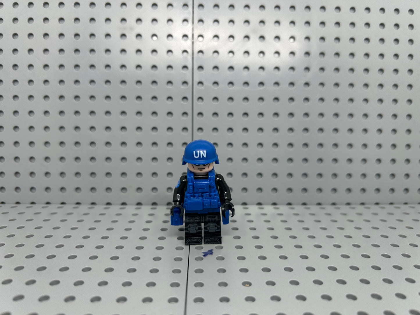 United Nations Soldiers Custom Block-Style Figures 6 Count