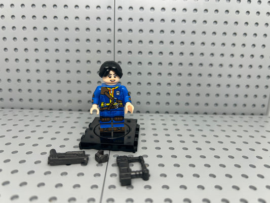 Vault Origin Survivor Custom Block-Style Figure