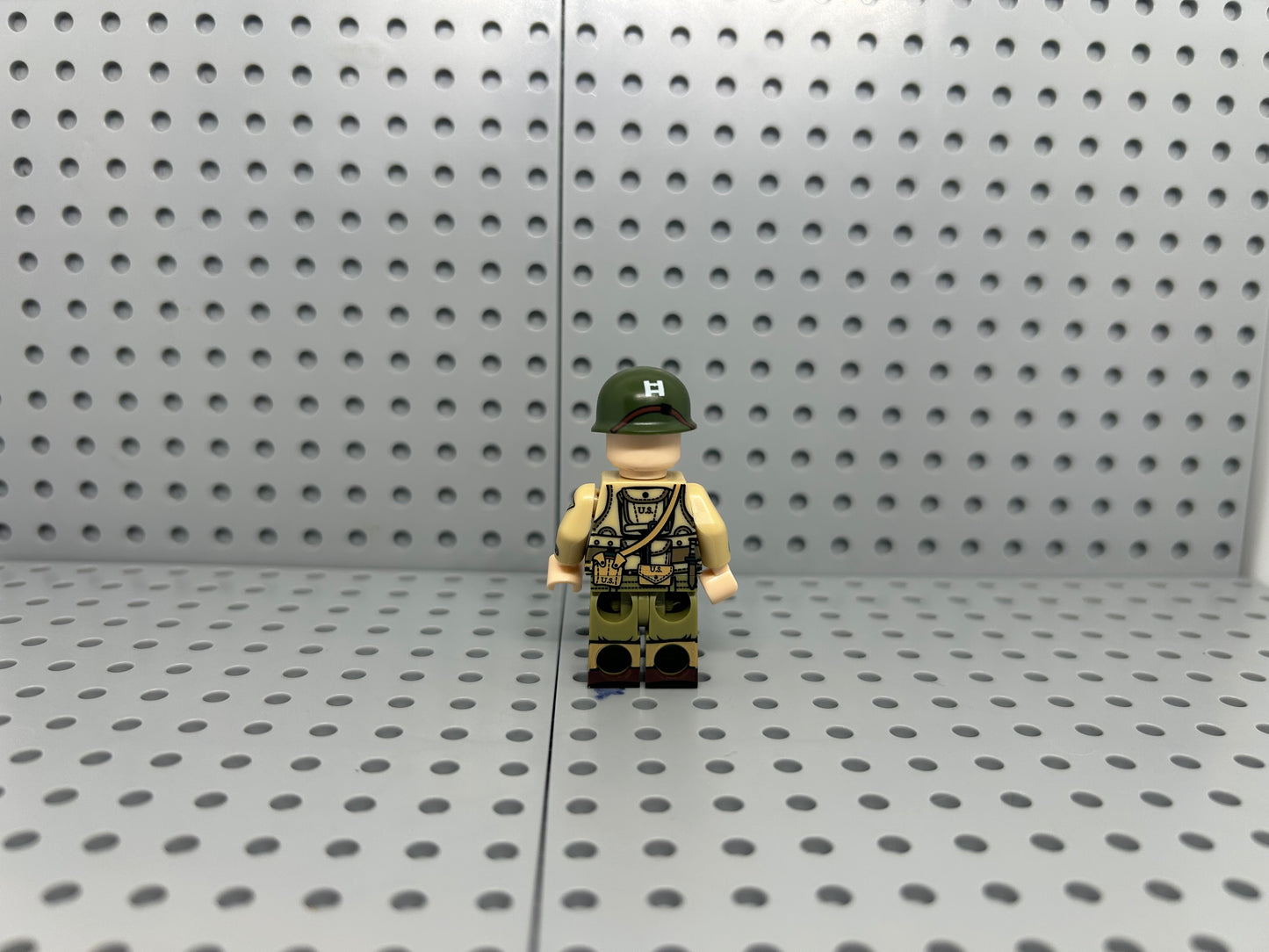 US Army Captain Custom Block-Style Figure