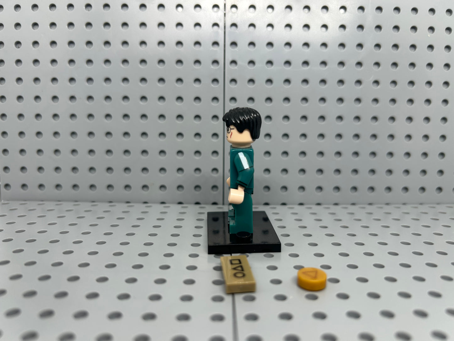 Game Contestant 218 Custom Block-Style Figure