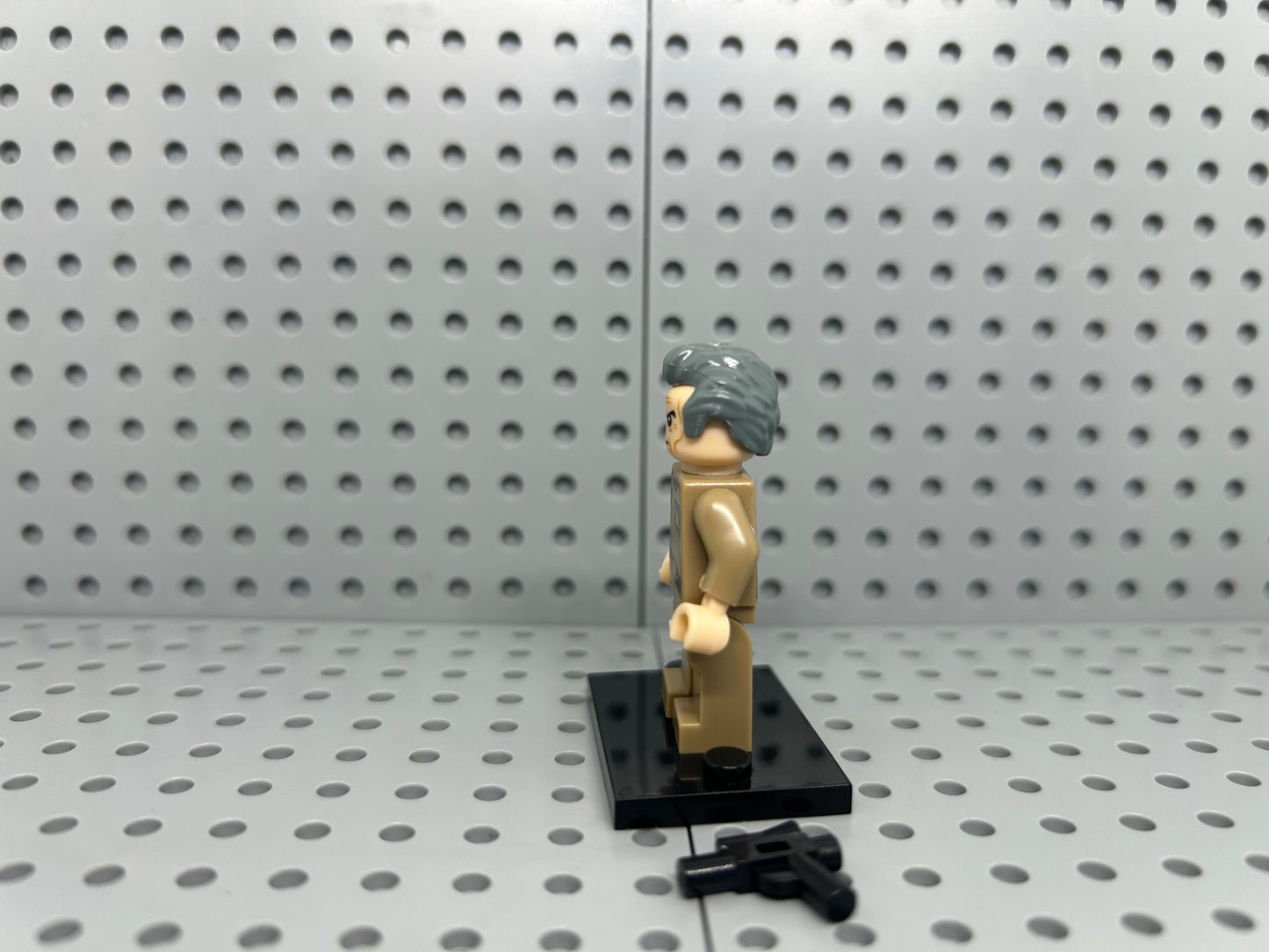 Galactic Director Tharic Custom Block-Style Figure