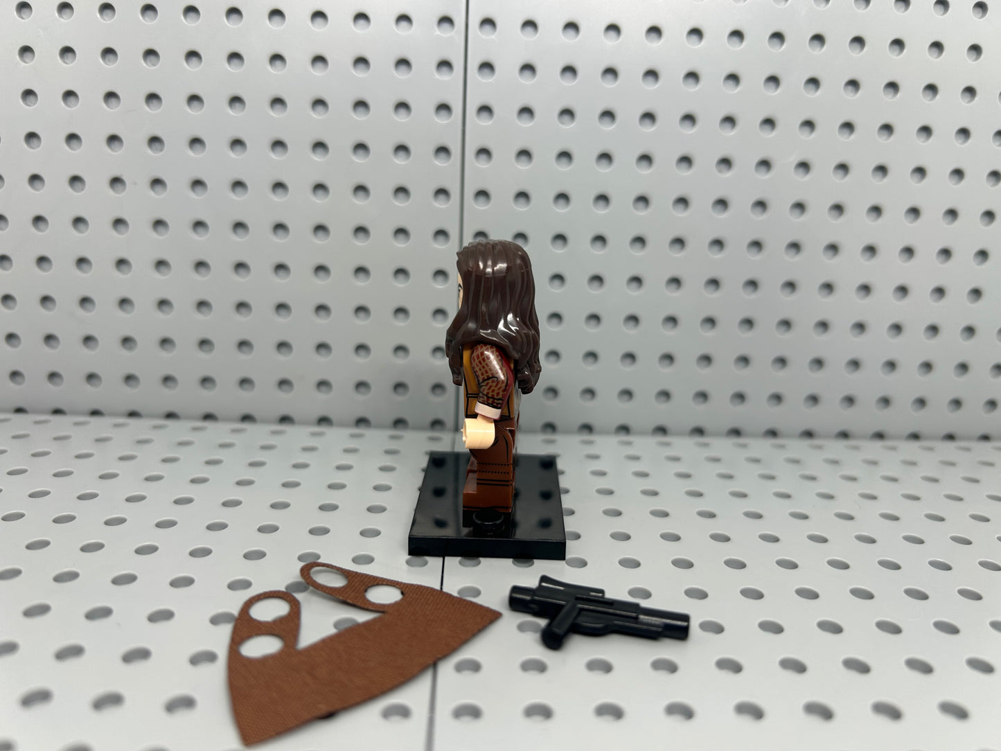 Galactic Lyra Caren Custom Block-Style Figure