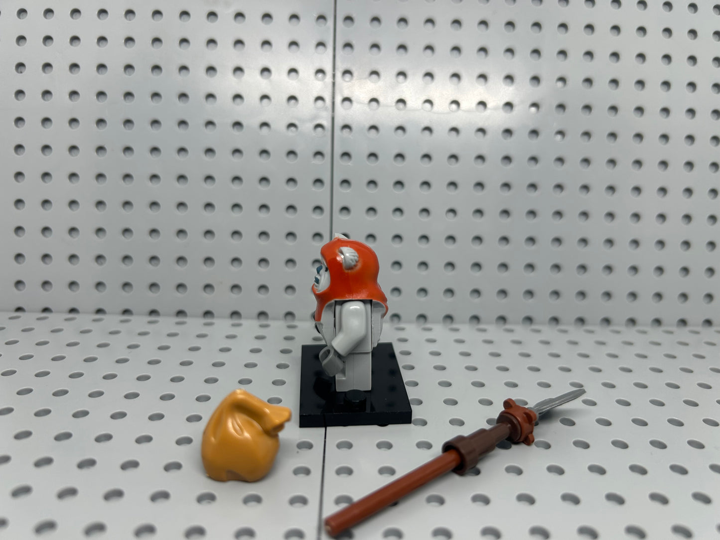 Thorn Hopper Custom Block-Style Figure