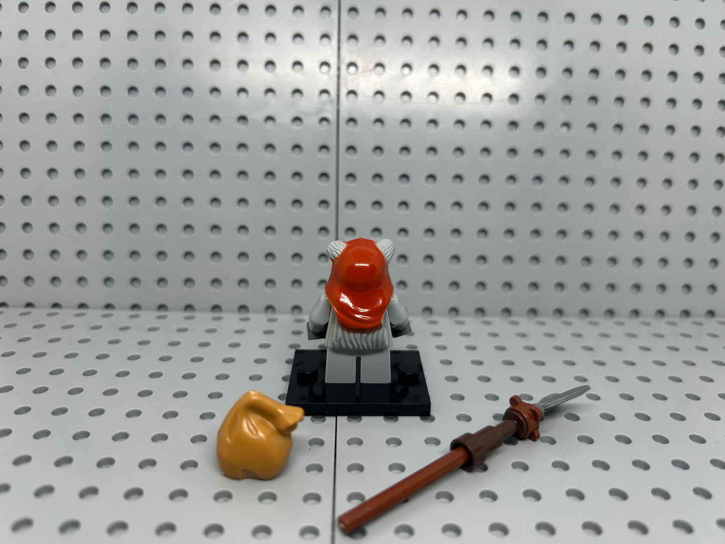 Thorn Hopper Custom Block-Style Figure