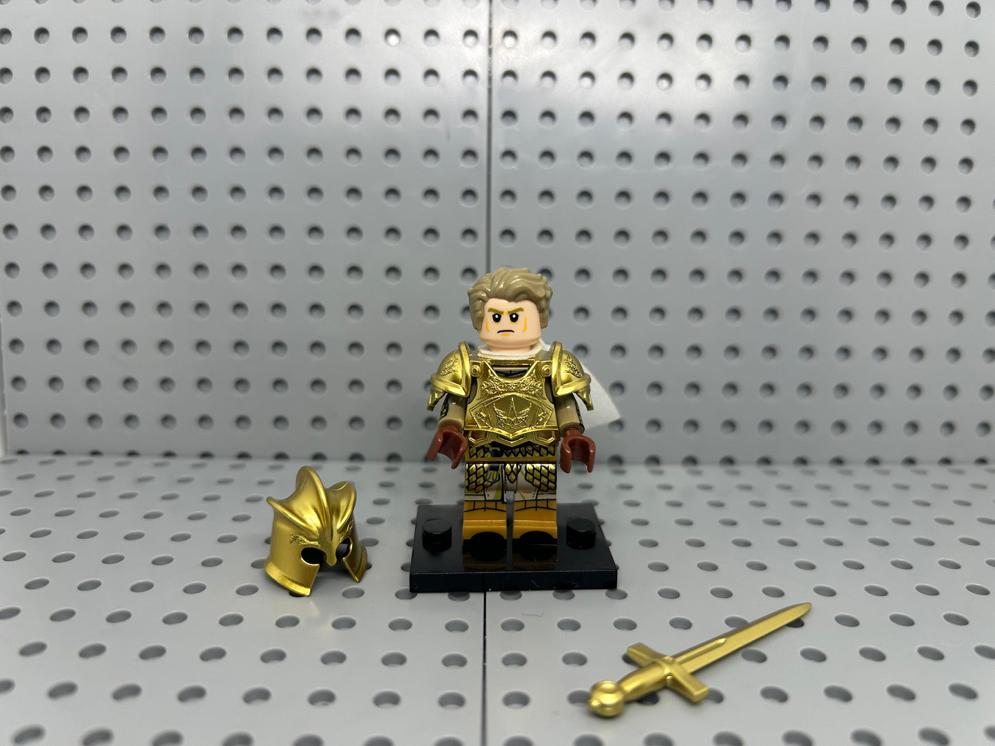 Medieval Golden Knight Custom Block-Style Figure