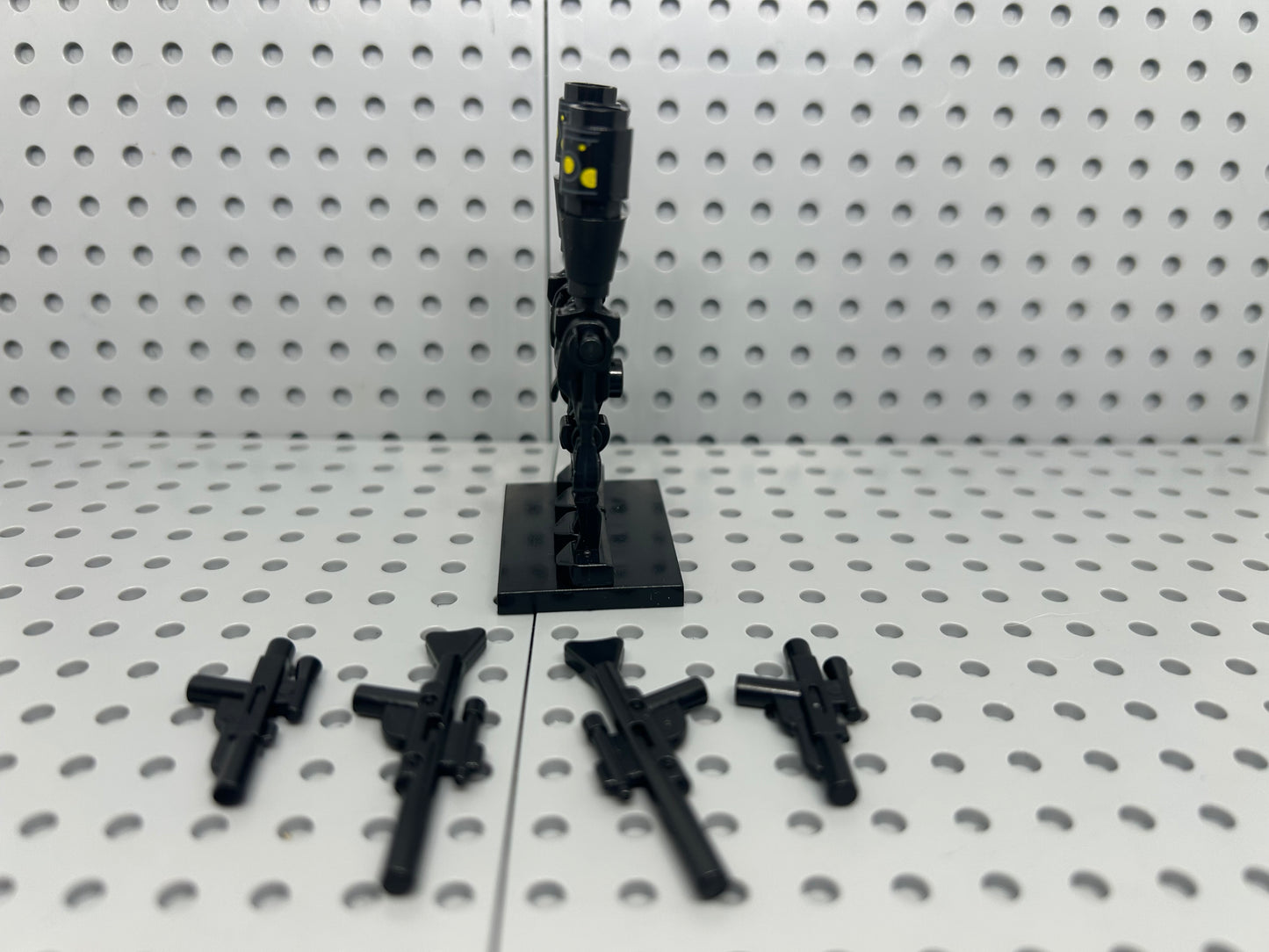 Elite Hunter Droid Custom Block-Style Figure