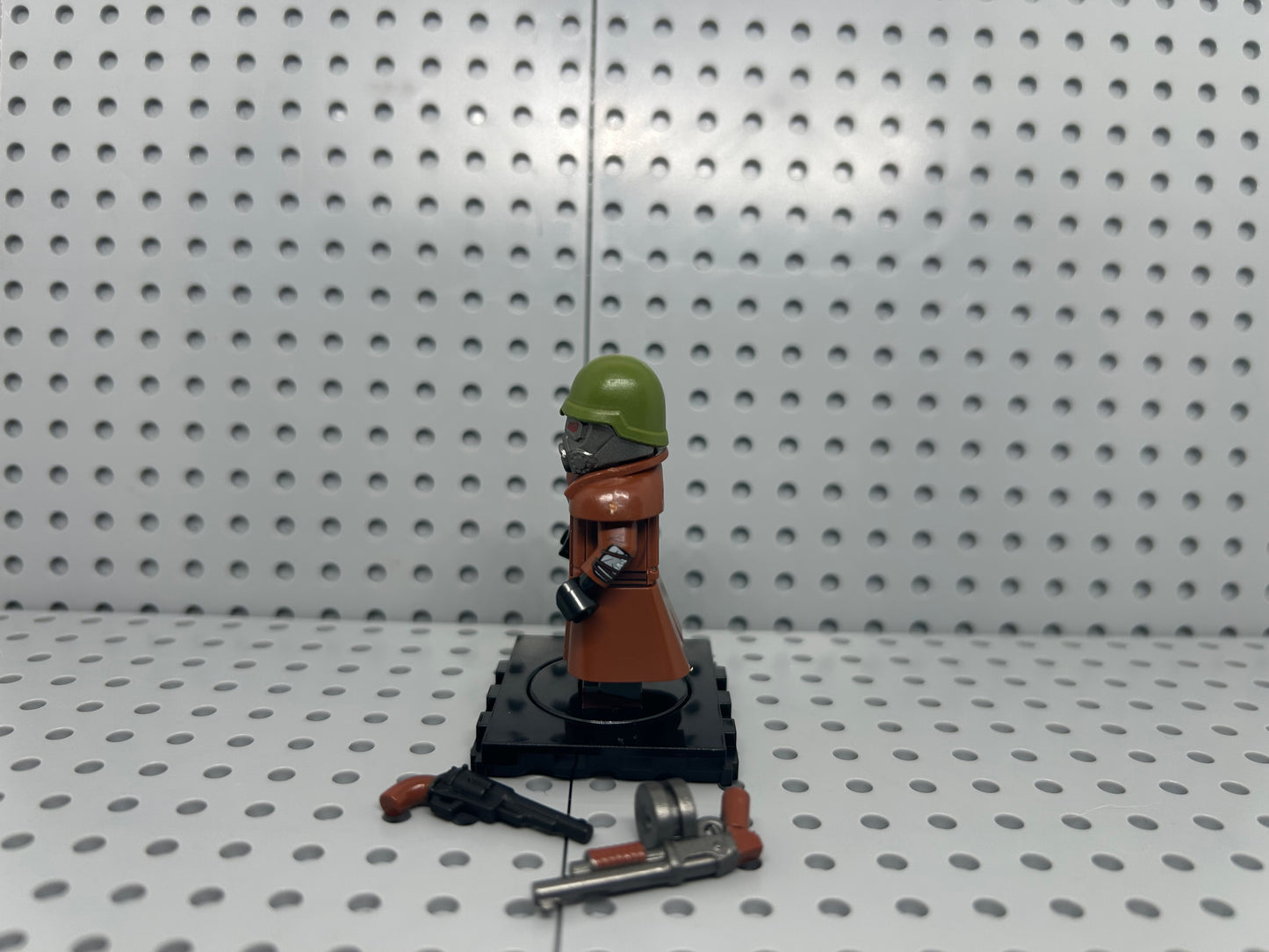 Mojave Wasteland Scout Custom Block-Style Figure