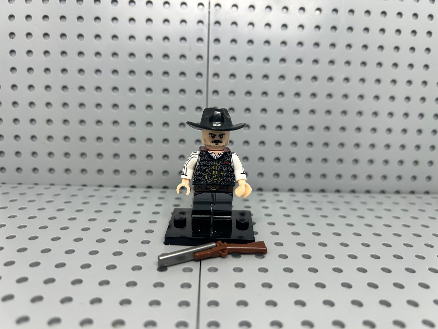 Frontier Gunslinger Custom Block-Style Figure