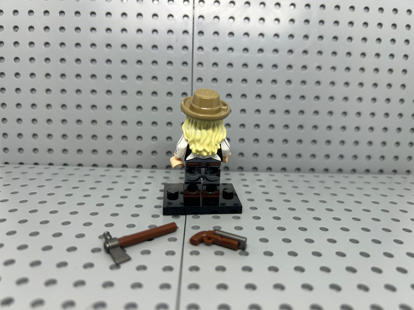 Prairie Tracker Custom Block-Style Figure