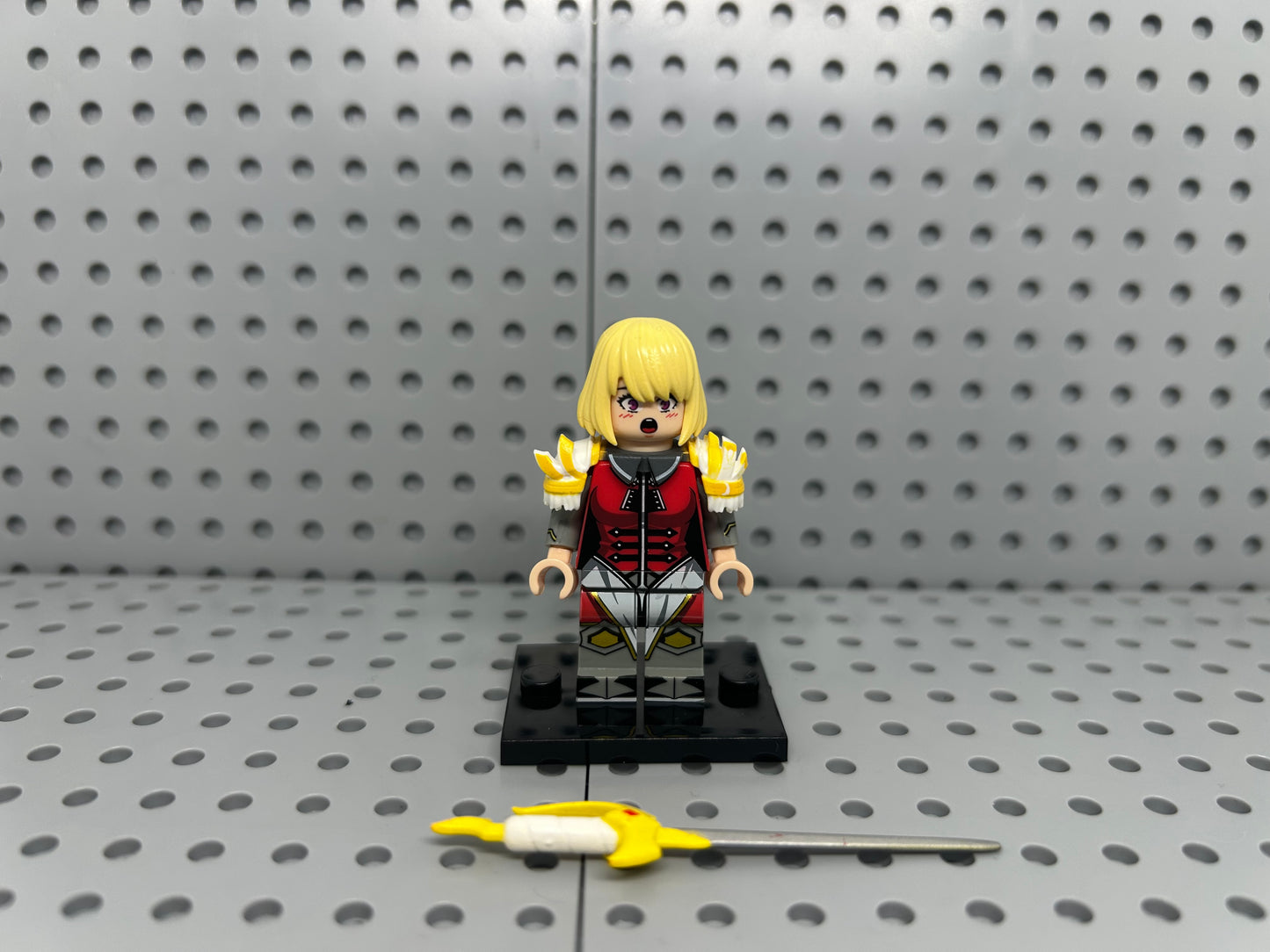 Golden Blade Knight Custom Block-Style Figure