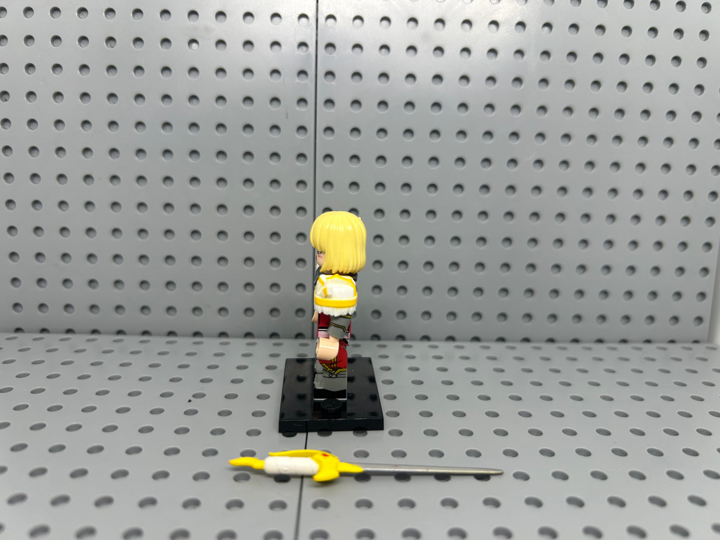 Golden Blade Knight Custom Block-Style Figure