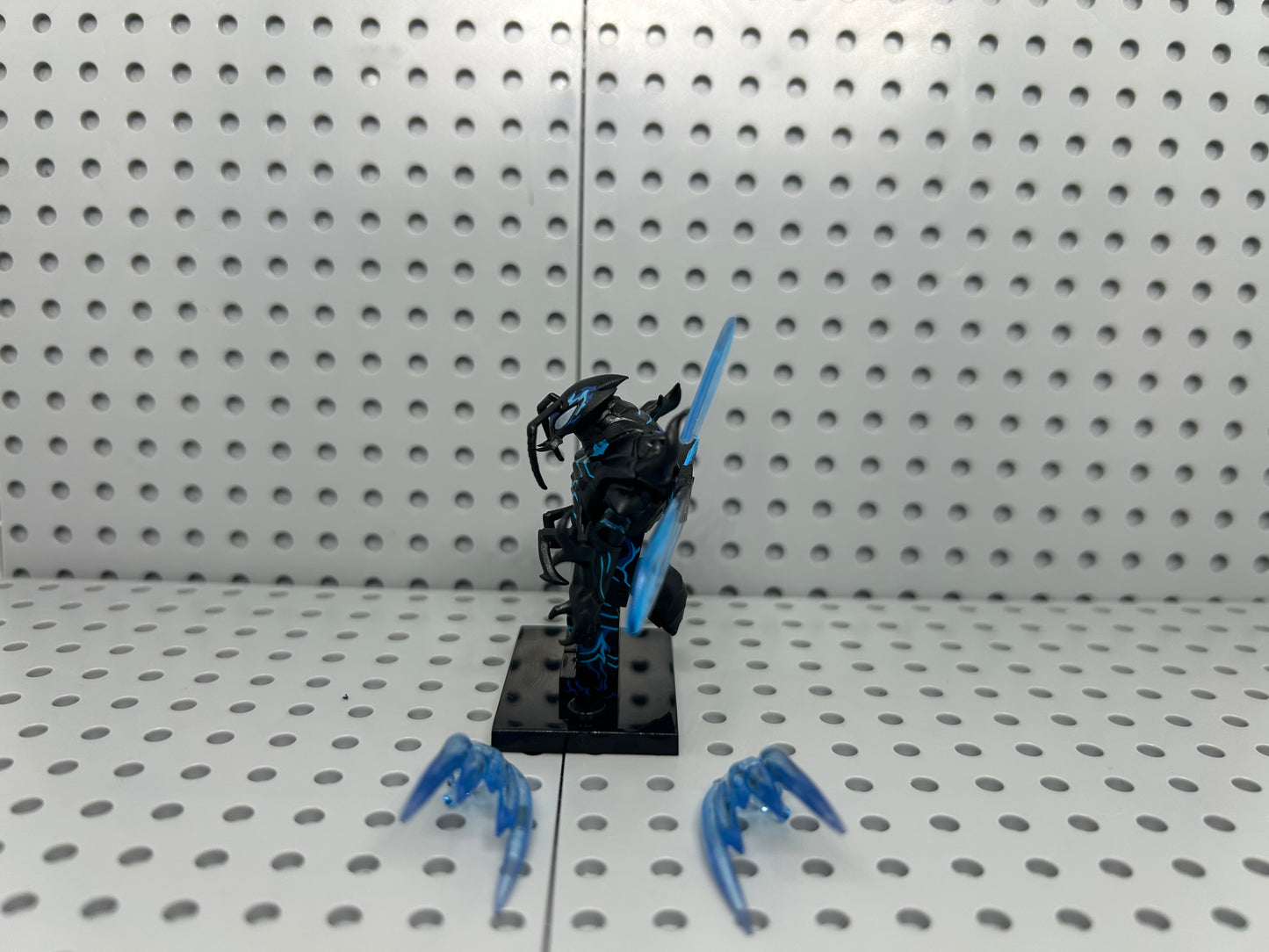 Shadow Hive Guardian Custom Block-Style Figure