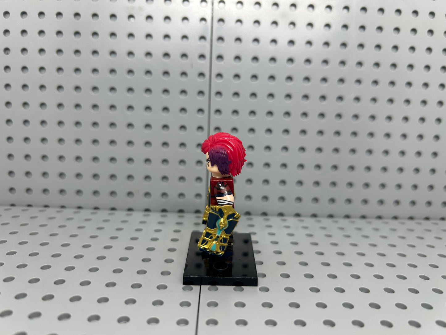 Iron Gauntlet Brawler Custom Block-Style Figure