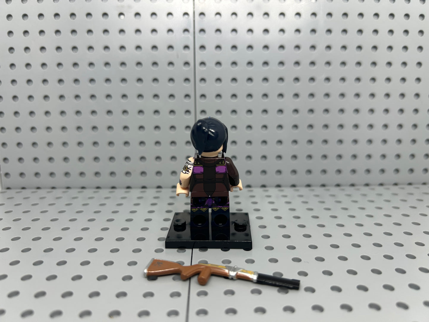 Eagle Eye Riflewoman Custom Block-Style Figure